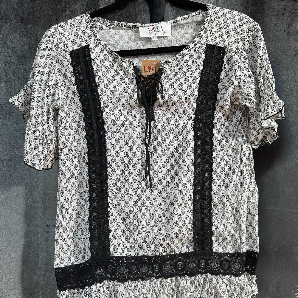 NWT Love & Sunflowers Girls Floral and Lace Tunic Tie Front Size L Made in USA!